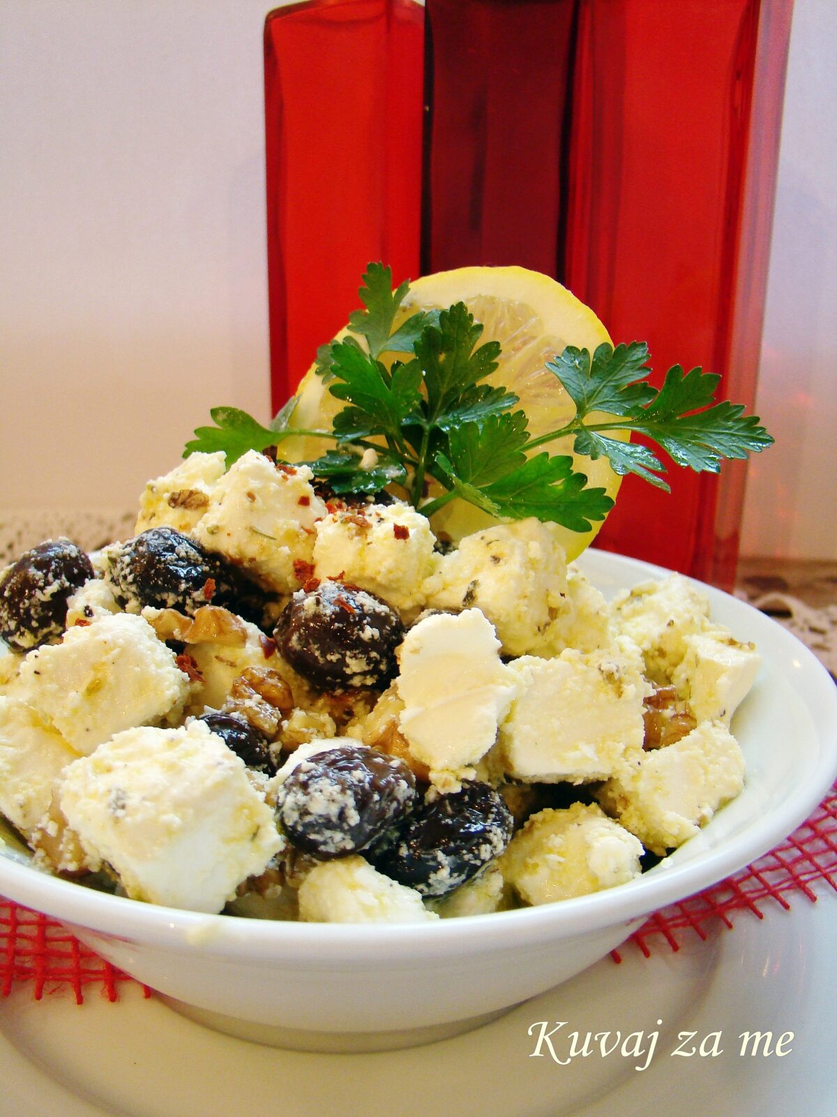 Feta sir sa orasima i maslinama (3)